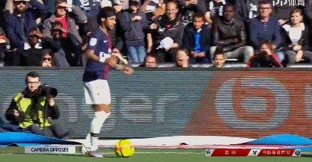 2025／26赛季俱乐部引援花费排名：利物浦以4.83亿欧的引援费用排名第一，英超俱乐部多达9家（2025／26赛季引援支出榜：利物浦以4.83亿欧居首，英超球队占据9席）