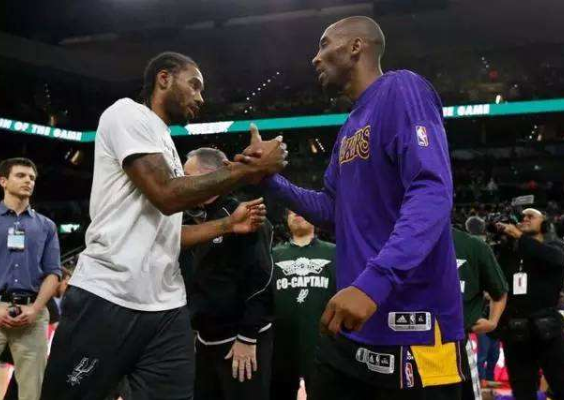 FC26美丽足球：维蒂尼亚、德容领衔，金外脚背夸雷斯马在列（FC26华丽足球：德容、维蒂尼亚领衔，外脚背大师夸雷斯马入选）