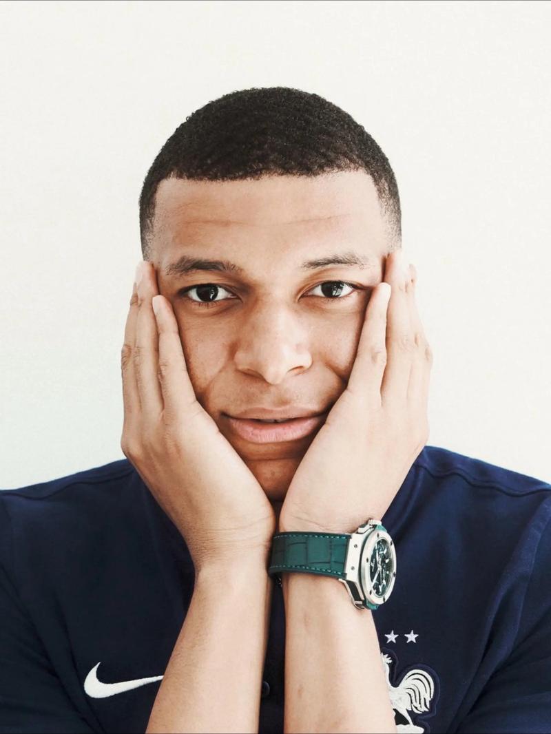 外媒：耐克不推出C罗2026世界杯签名战靴，传奇合作时代或将落幕（外媒：耐克放弃推出C罗2026世界杯签名战靴，传奇合作或告一段落）