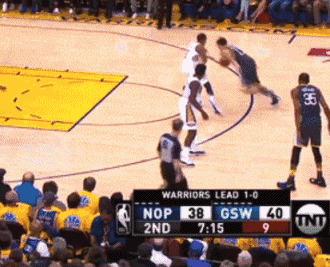 解说员：当年内维尔和我一起解说，托雷斯进球时他发出了怪声（解说员回忆：与内维尔同台时，托雷斯破门他突然发出怪叫）