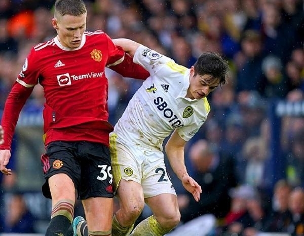 东契奇成为湖人队史第三位连续两场拿35分+10助攻的球员