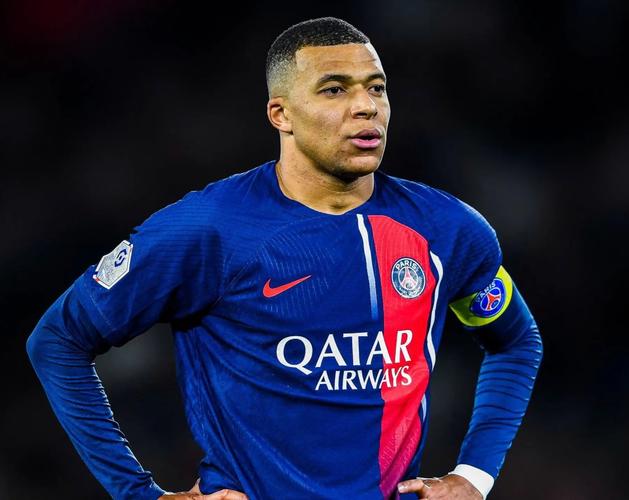 意大利11月名单：多纳鲁马领衔，里奇、斯卡马卡、早安哥回归（意大利公布11月大名单：多纳鲁马领军，里奇、斯卡马卡与早安哥再度入选）